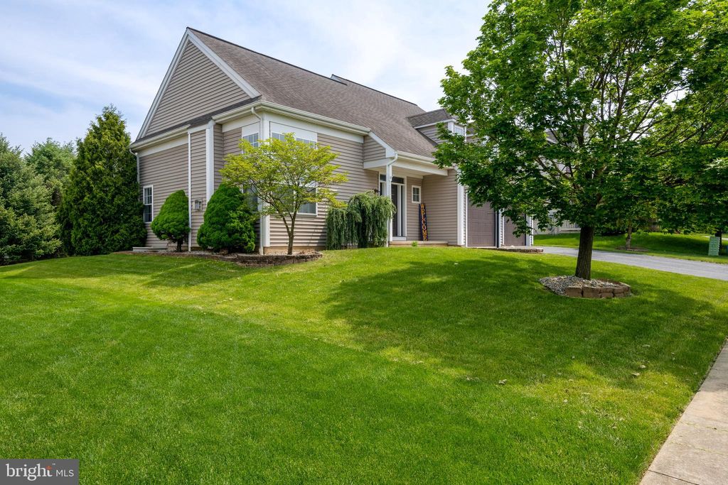 Photo of 52 REAGAN DR, EPHRATA, PA 17522 (MLS # PALA2034956)