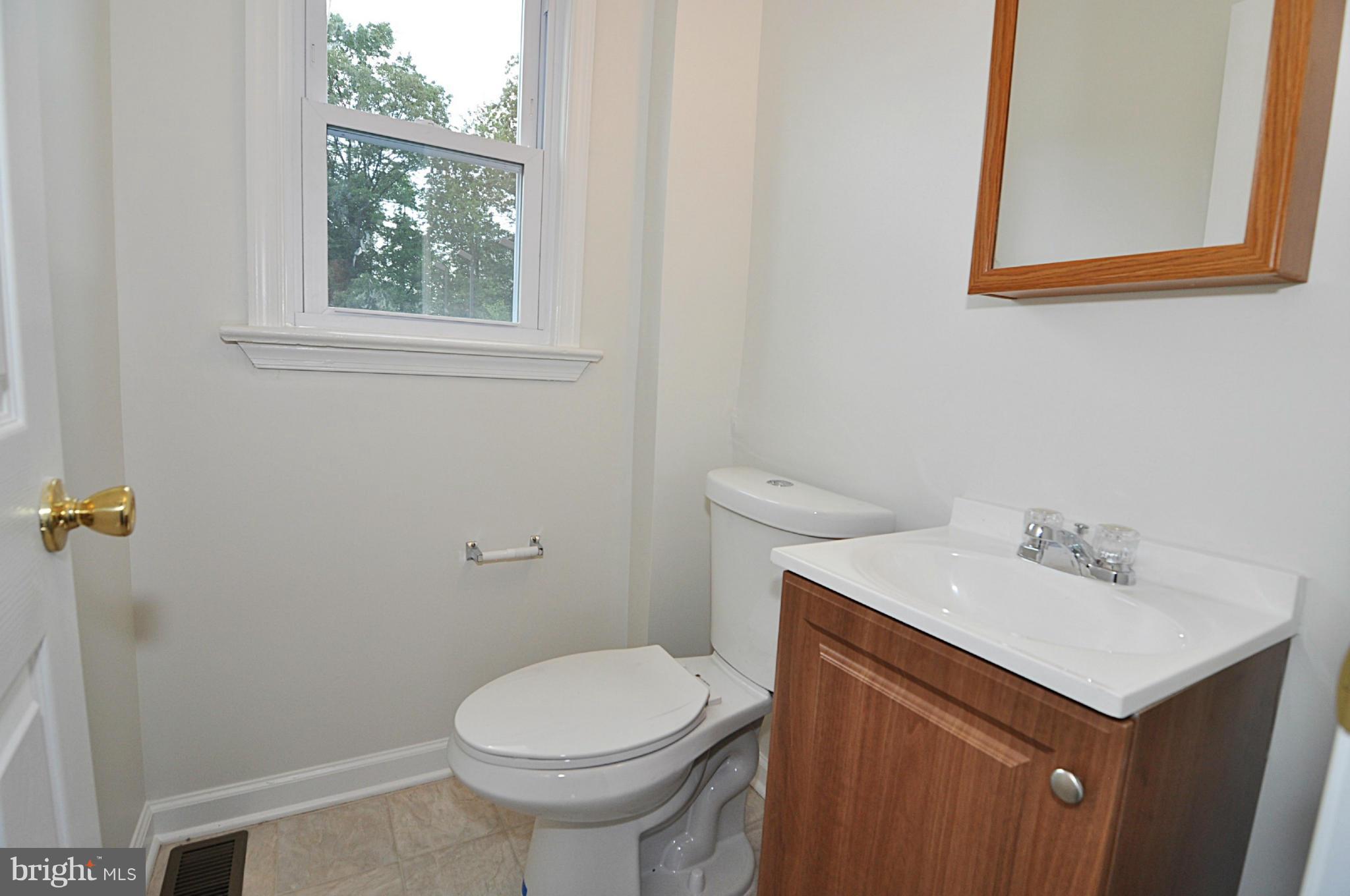 SHIRLINGTON - Commercial Sale