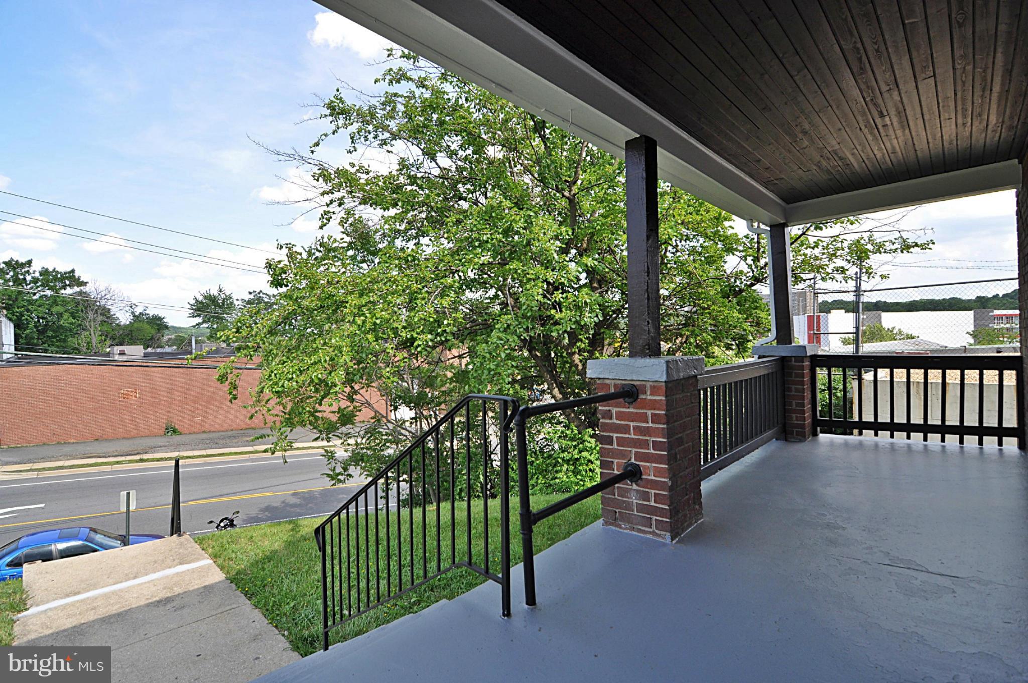 SHIRLINGTON - Commercial Sale