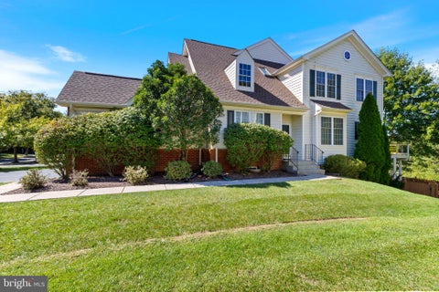 Photo of 5518 Arrowfield Terrace, HAYMARKET, VA 20169 (MLS # VAPW2131294)