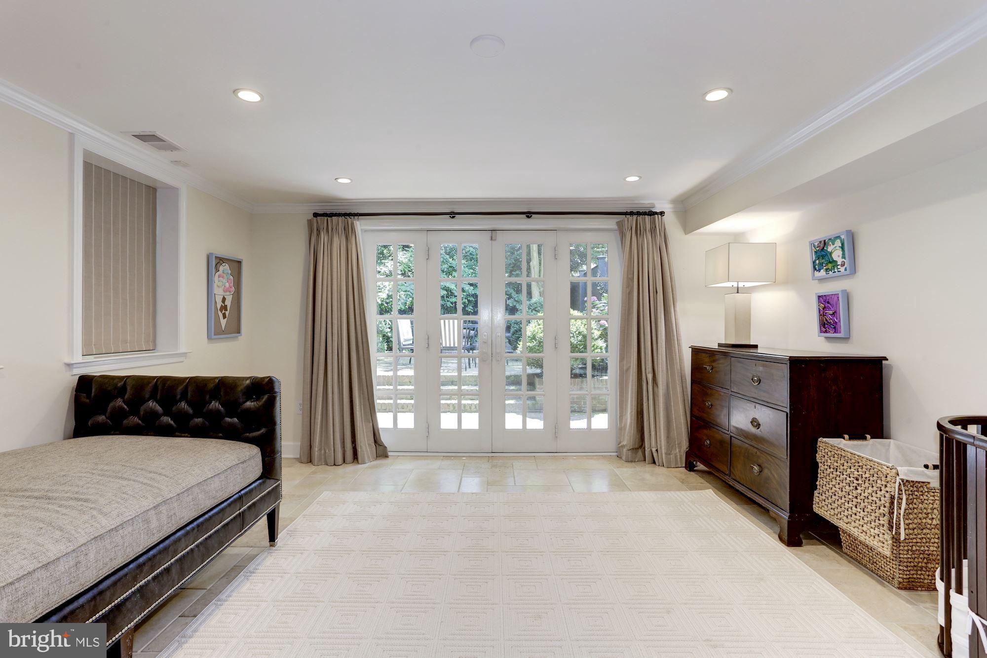 GEORGETOWN - Residential