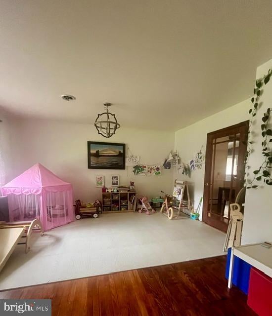 10 SPRUCE AVENUE