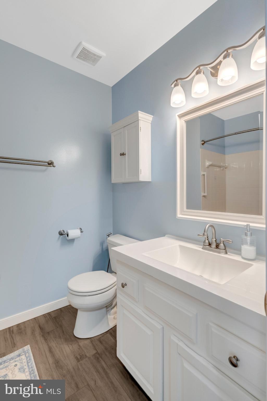 CENTREVILLE GREEN - Residential Lease