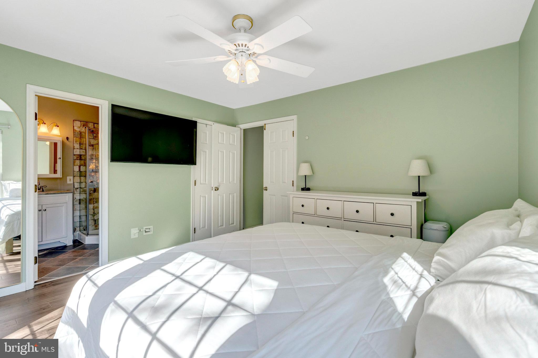 CENTREVILLE GREEN - Residential Lease