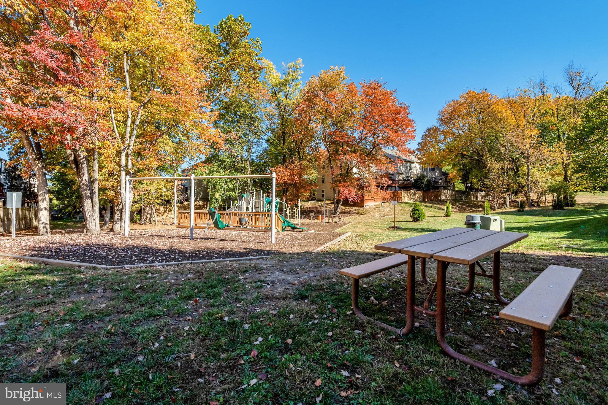 CENTREVILLE GREEN - Residential Lease