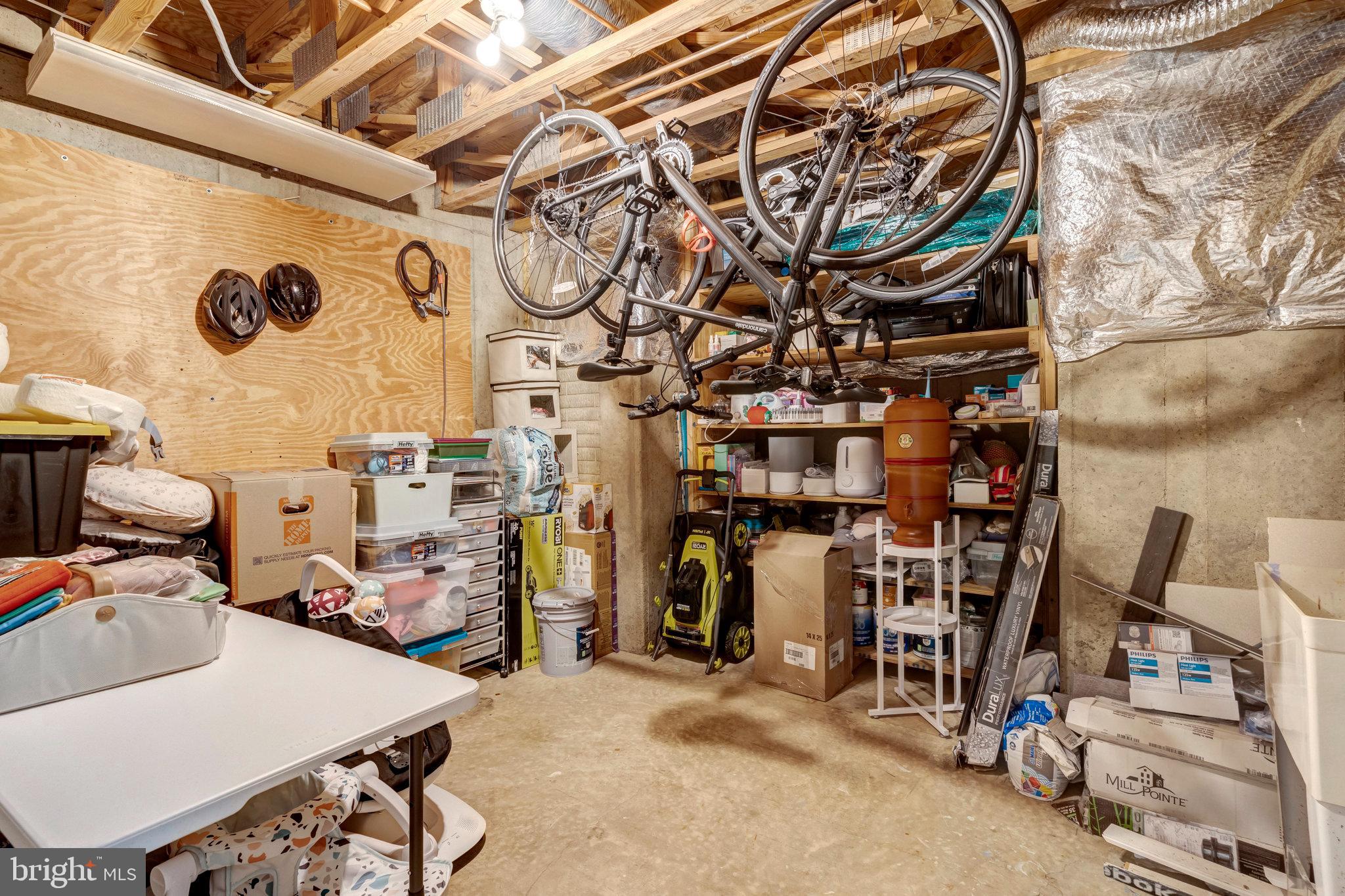 CENTREVILLE GREEN - Residential Lease