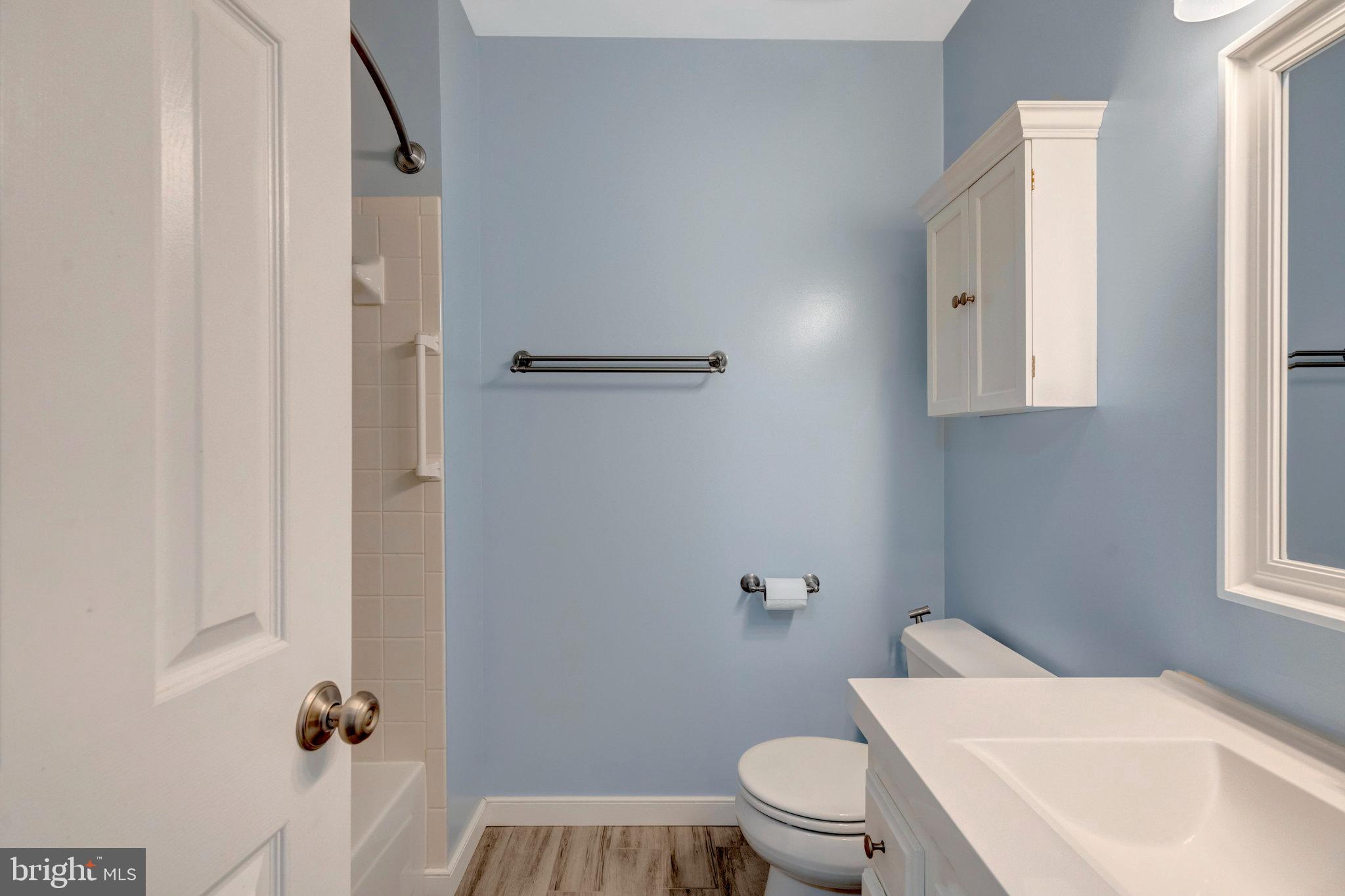 CENTREVILLE GREEN - Residential Lease