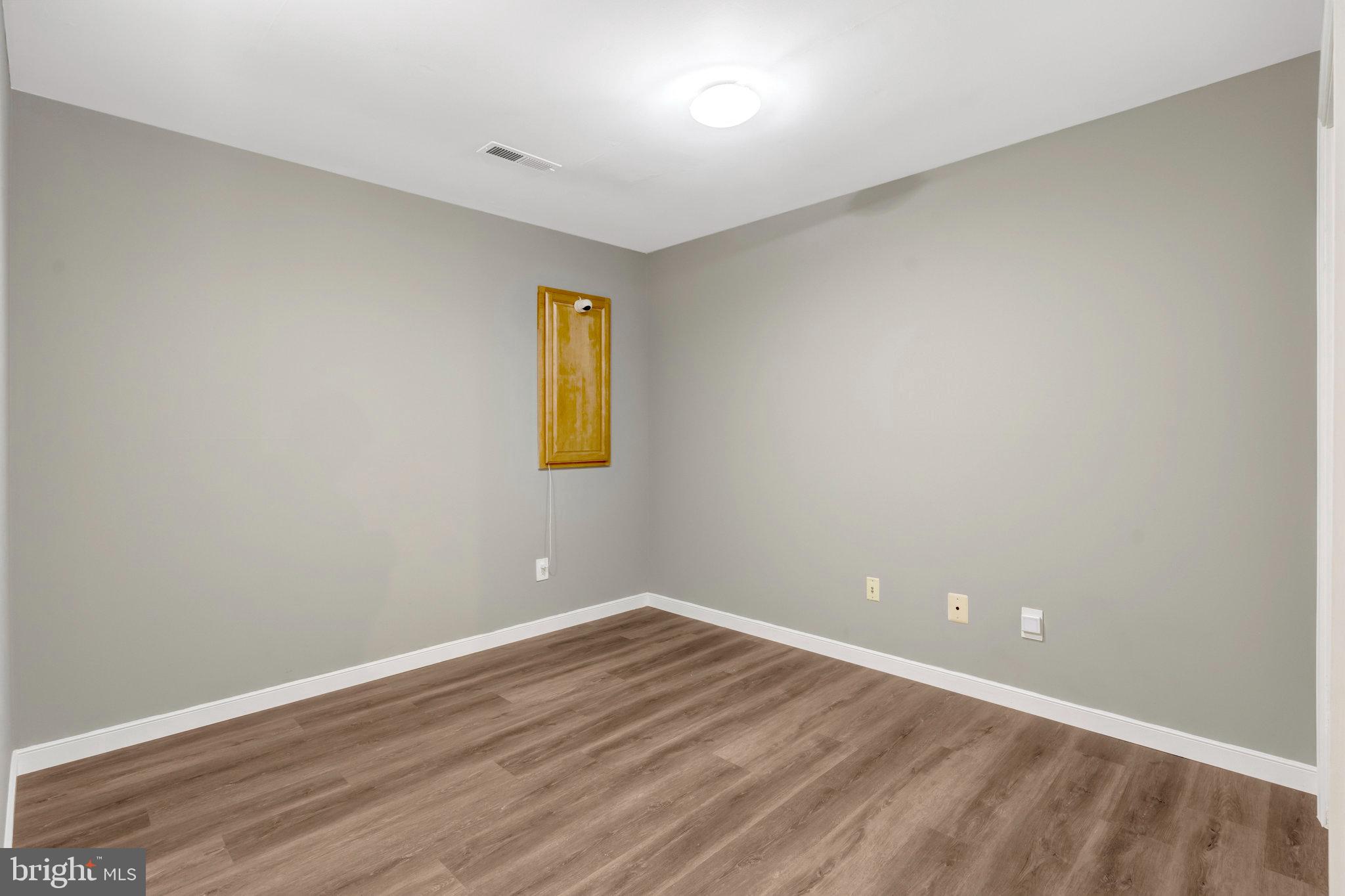 CENTREVILLE GREEN - Residential Lease