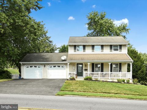Photo of 599 N Holly Street, ELIZABETHTOWN, PA 17022 (MLS # PALA2074456)