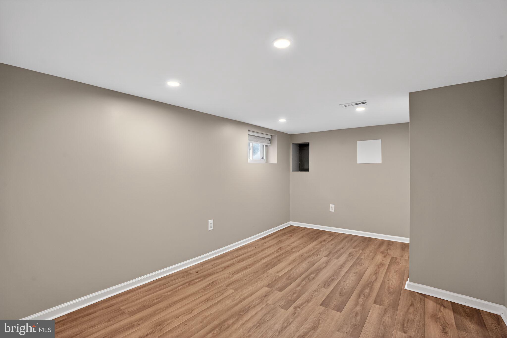 MOYERS PARK - Residential