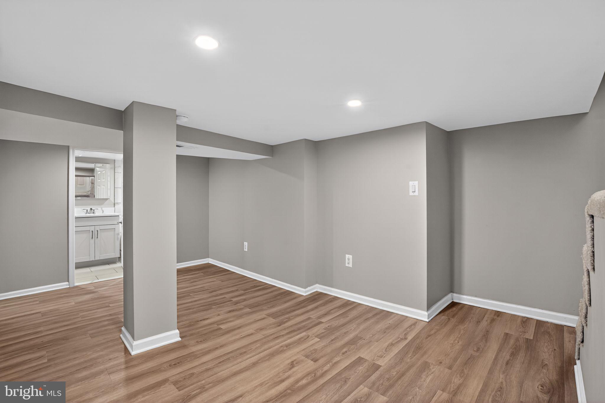 MOYERS PARK - Residential