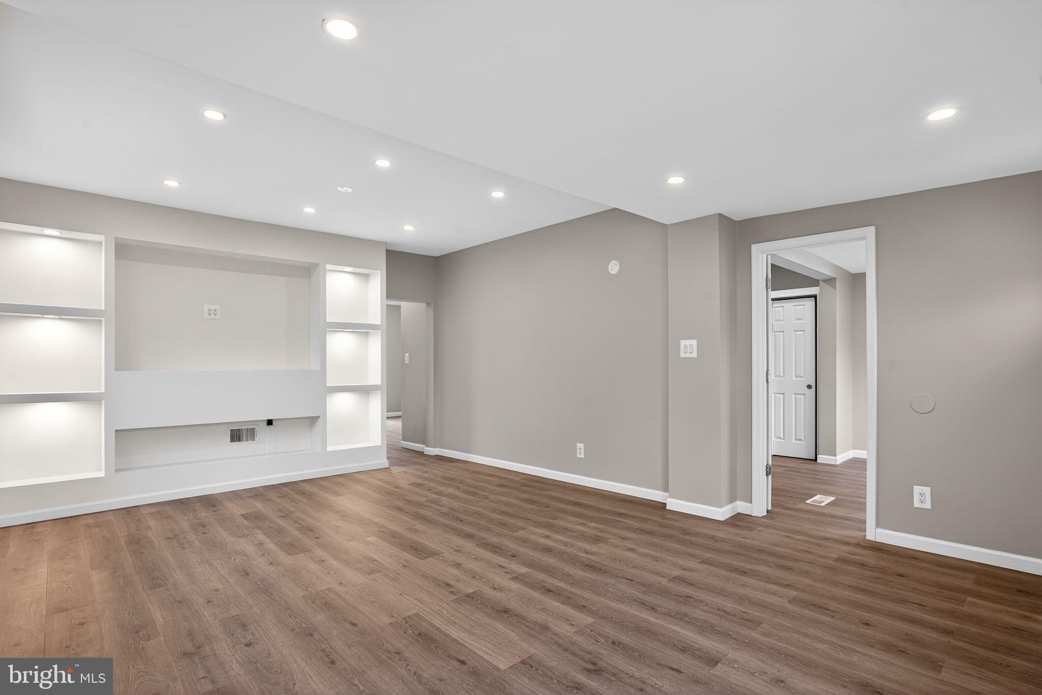 MOYERS PARK - Residential