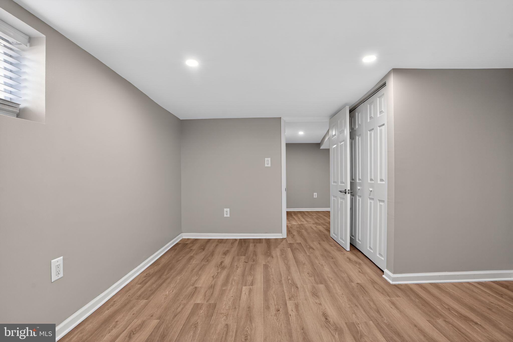 MOYERS PARK - Residential