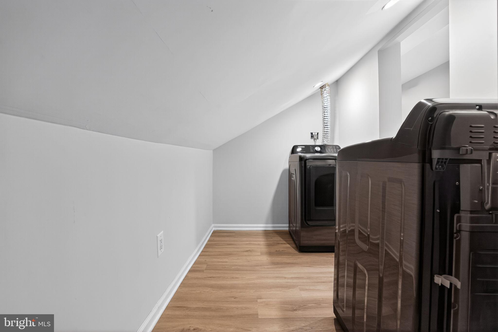 MOYERS PARK - Residential