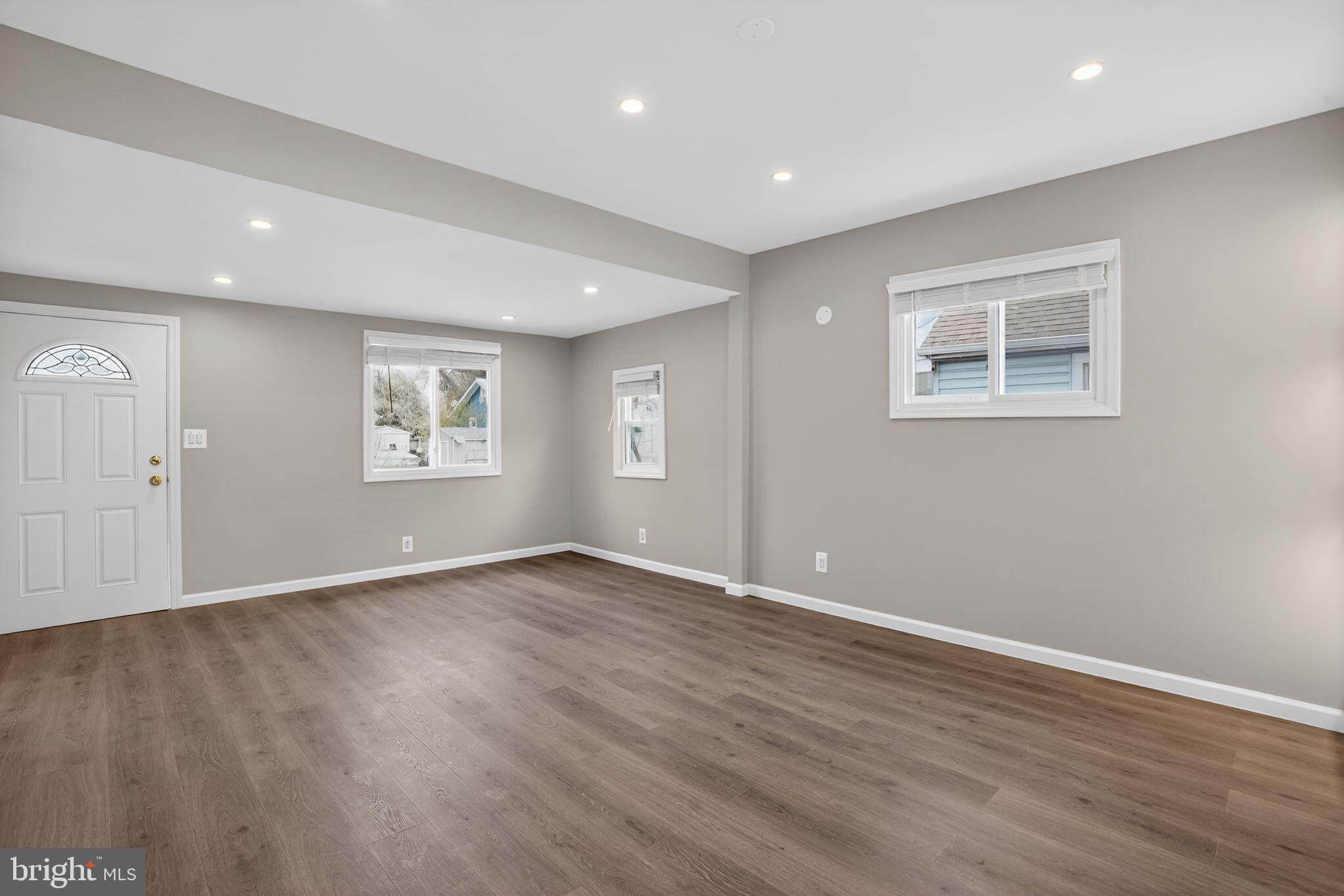 MOYERS PARK - Residential