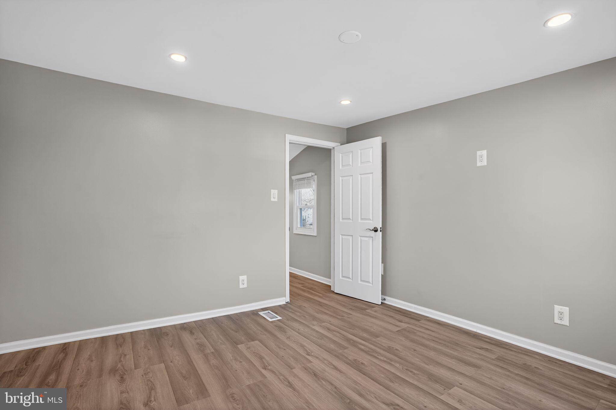 MOYERS PARK - Residential