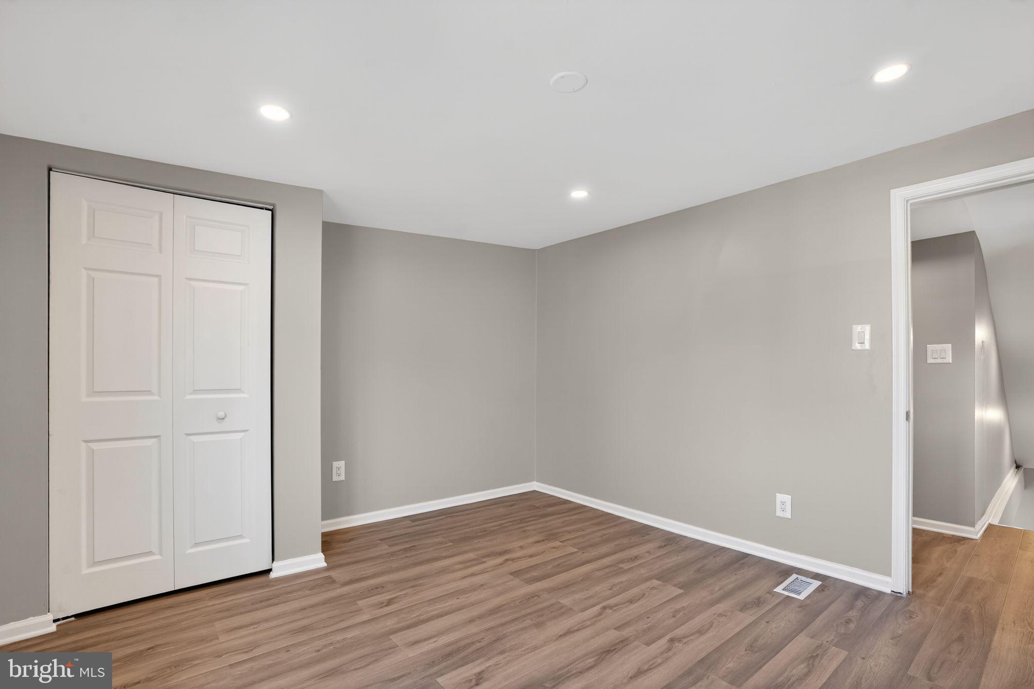 MOYERS PARK - Residential