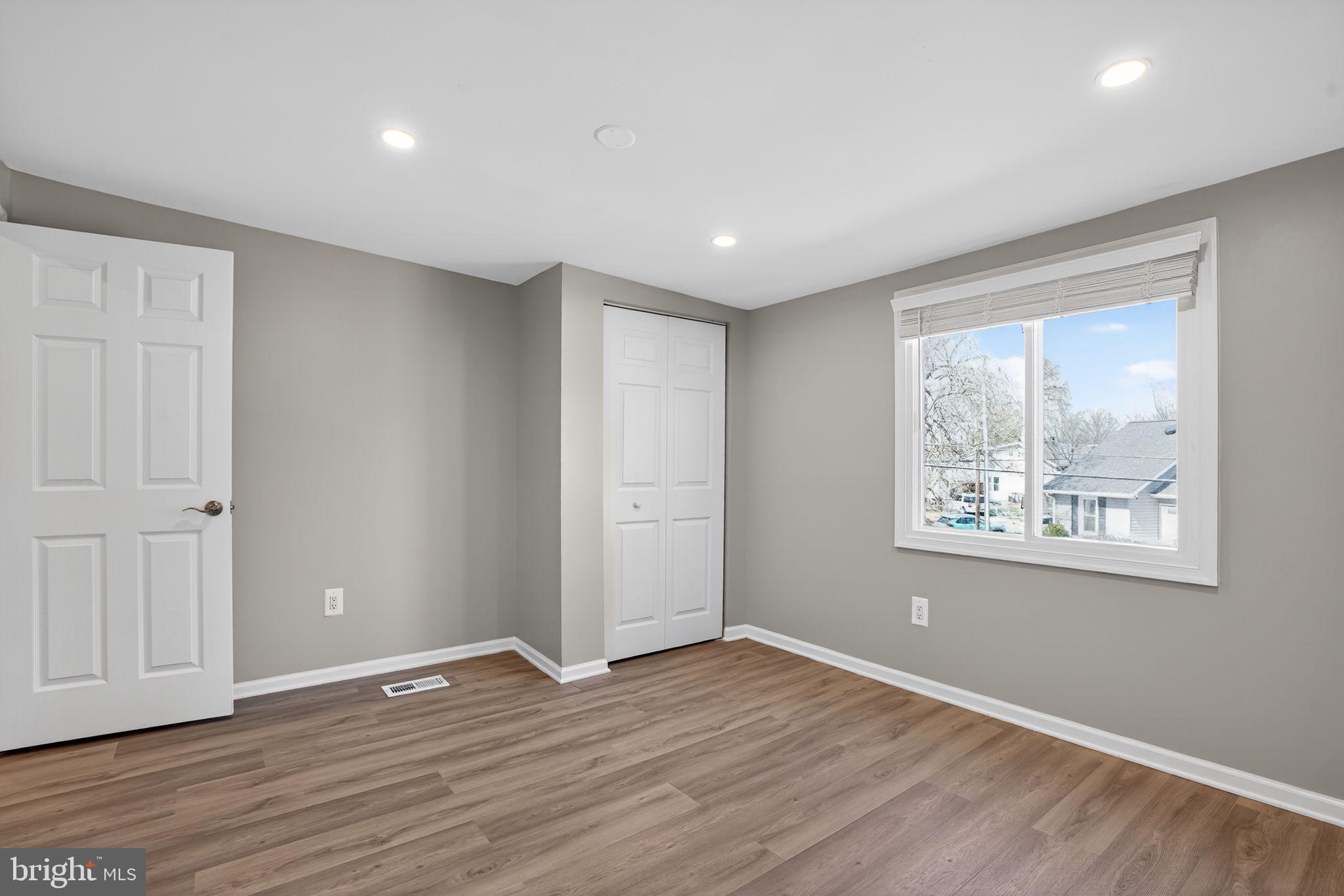 MOYERS PARK - Residential