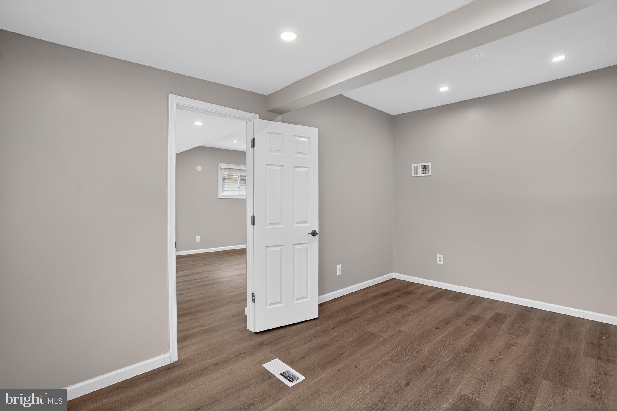 MOYERS PARK - Residential