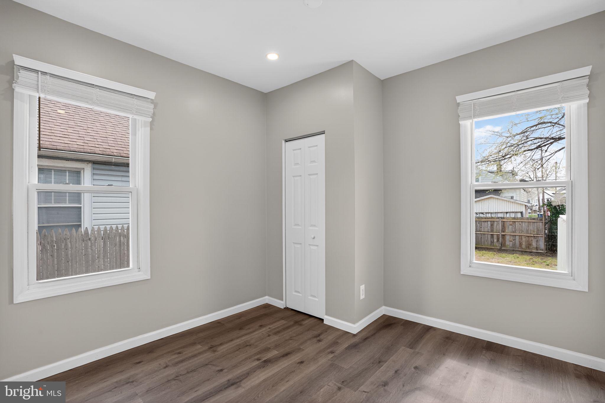 MOYERS PARK - Residential