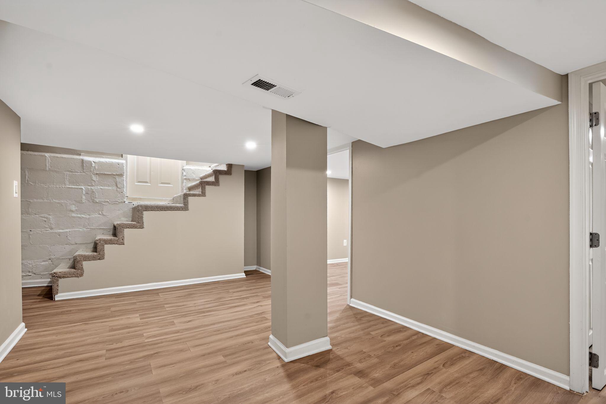 MOYERS PARK - Residential