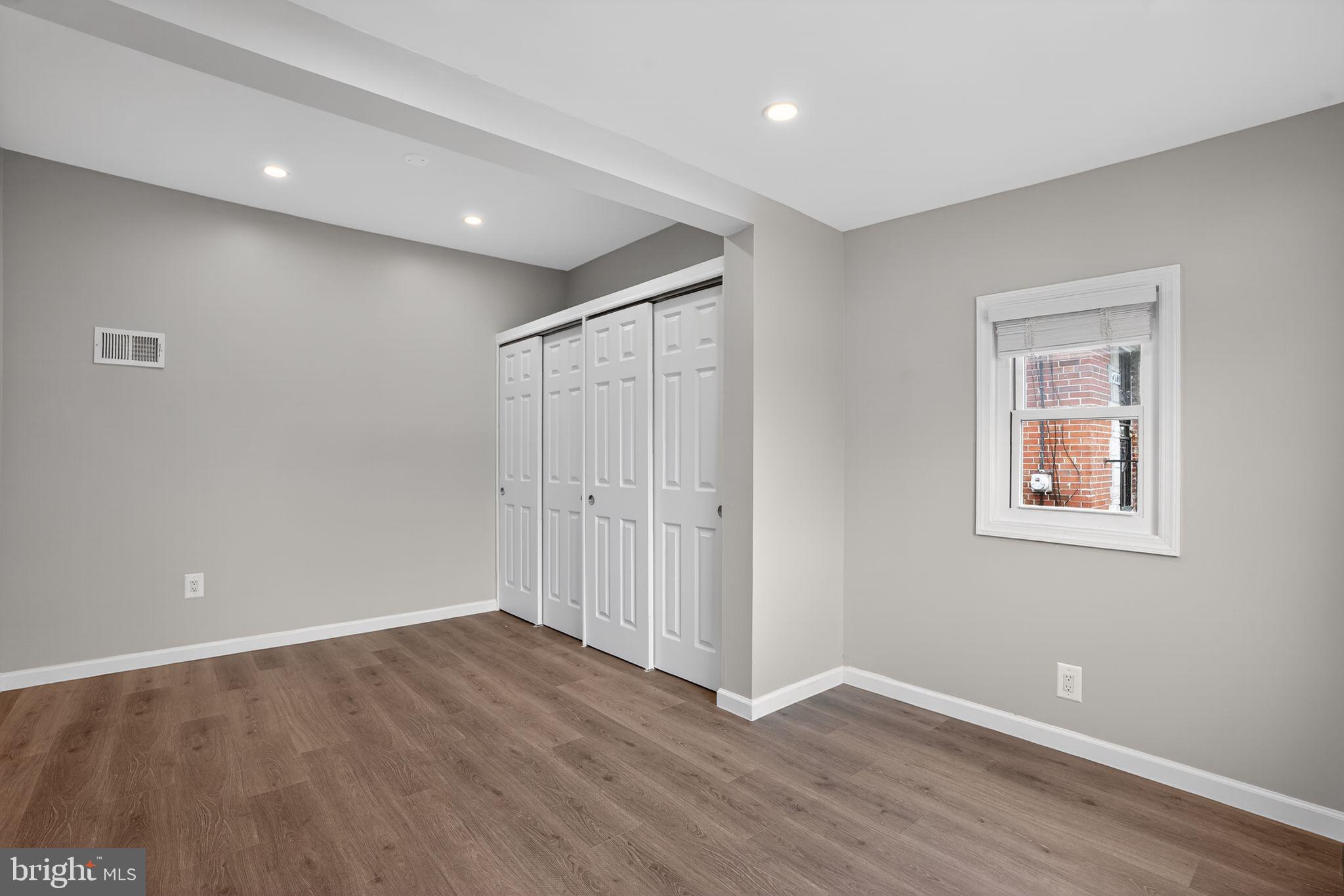 MOYERS PARK - Residential