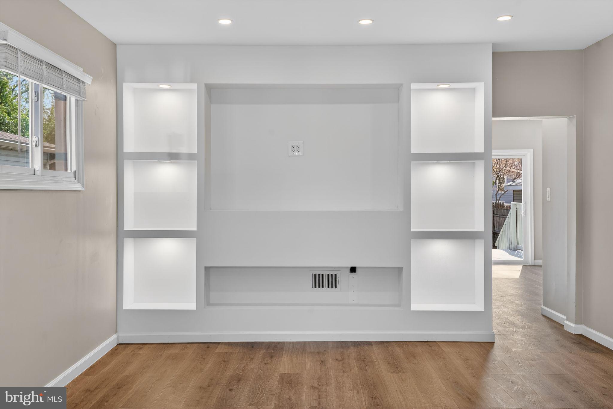 MOYERS PARK - Residential