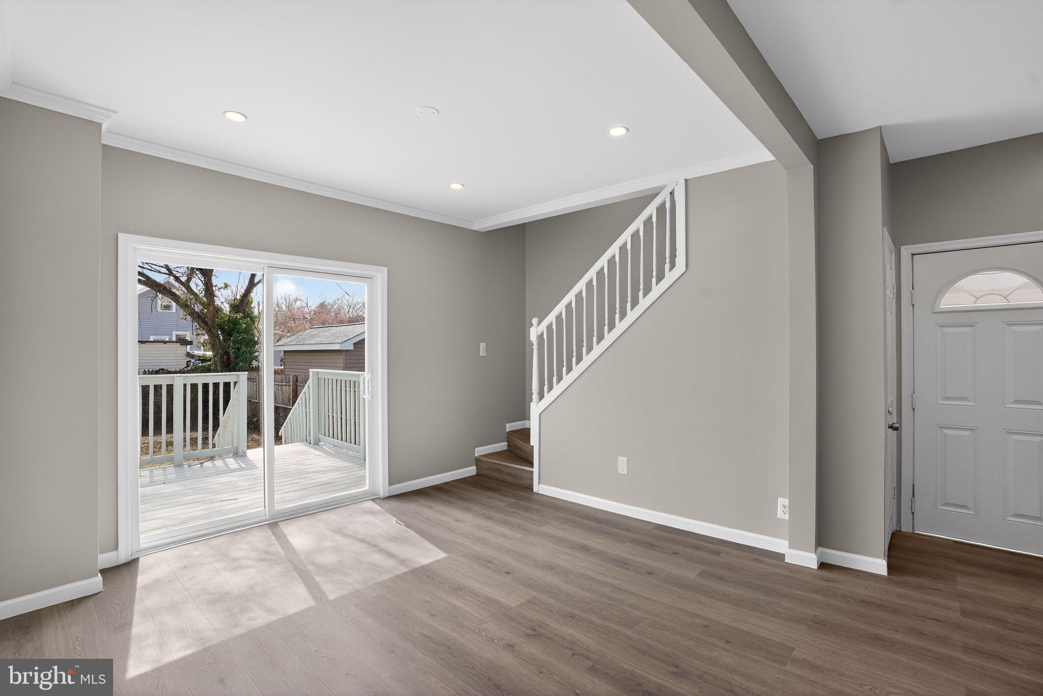 MOYERS PARK - Residential