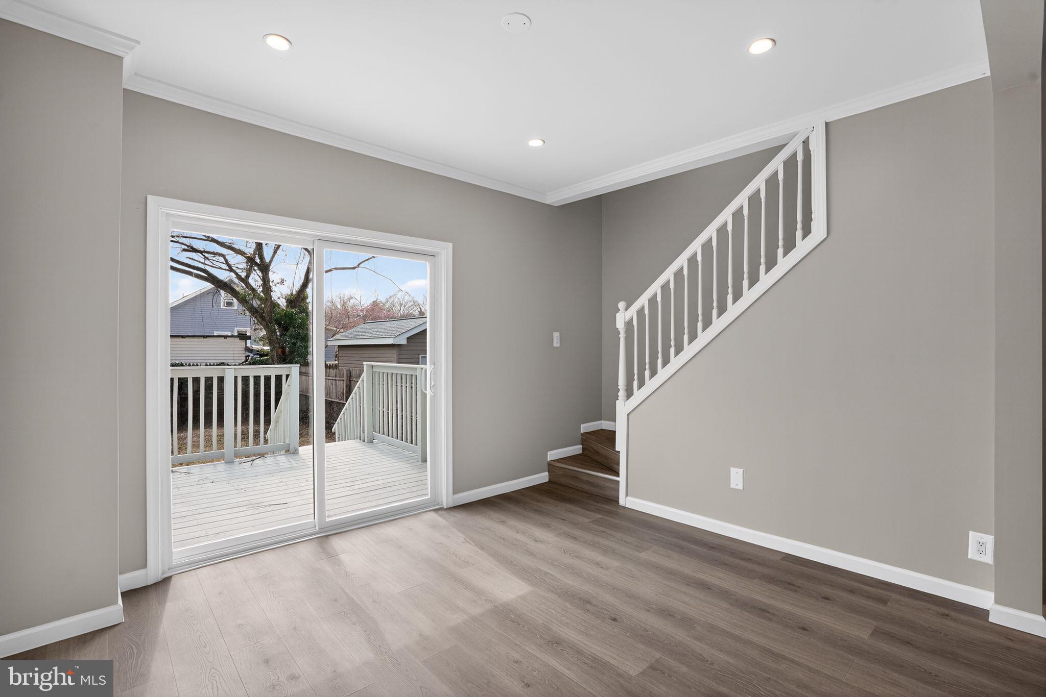 MOYERS PARK - Residential