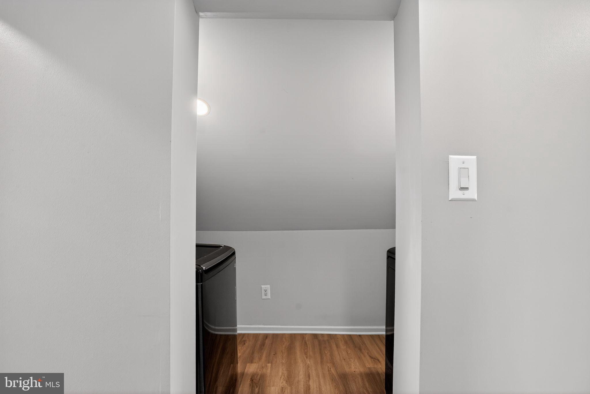 MOYERS PARK - Residential