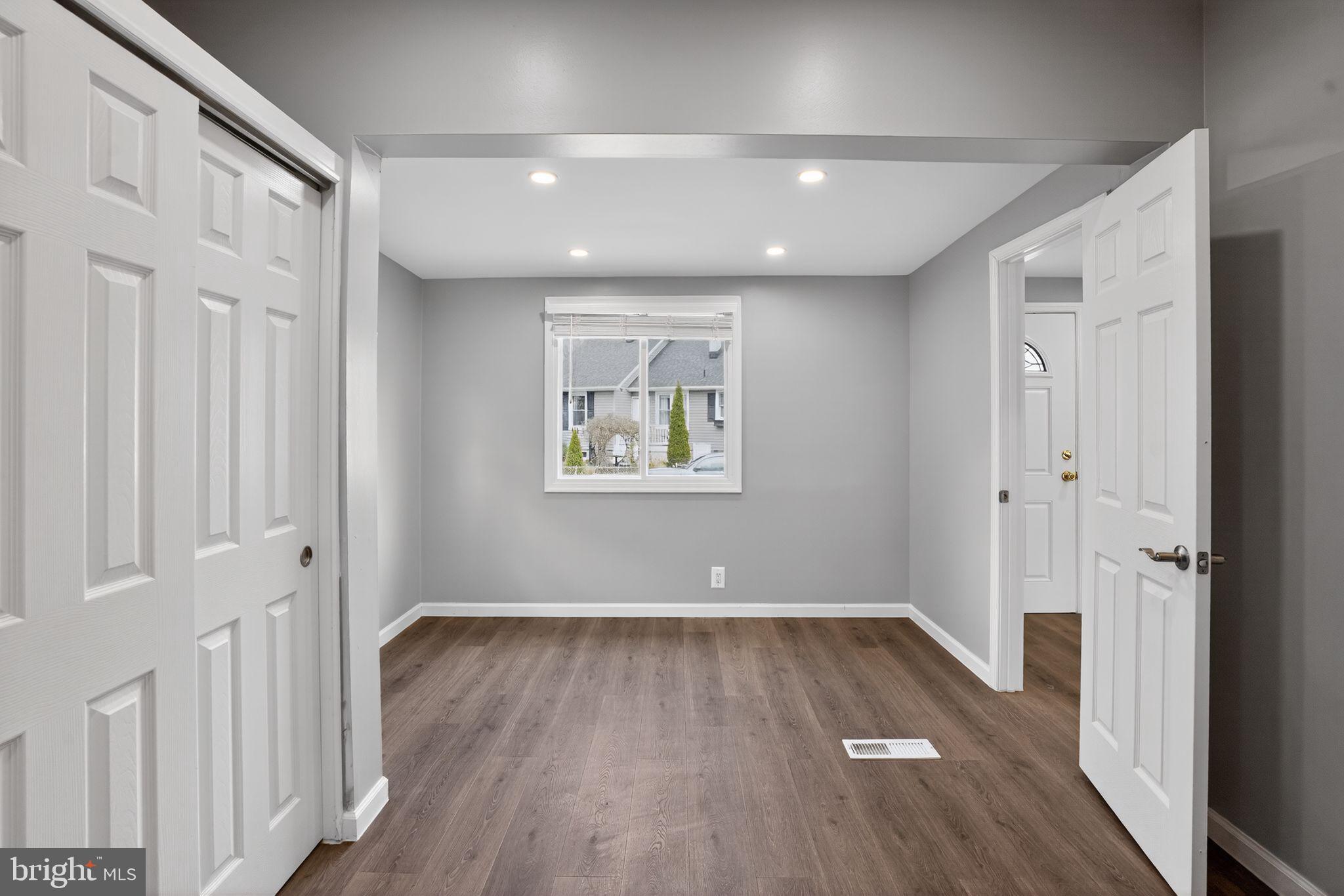 MOYERS PARK - Residential