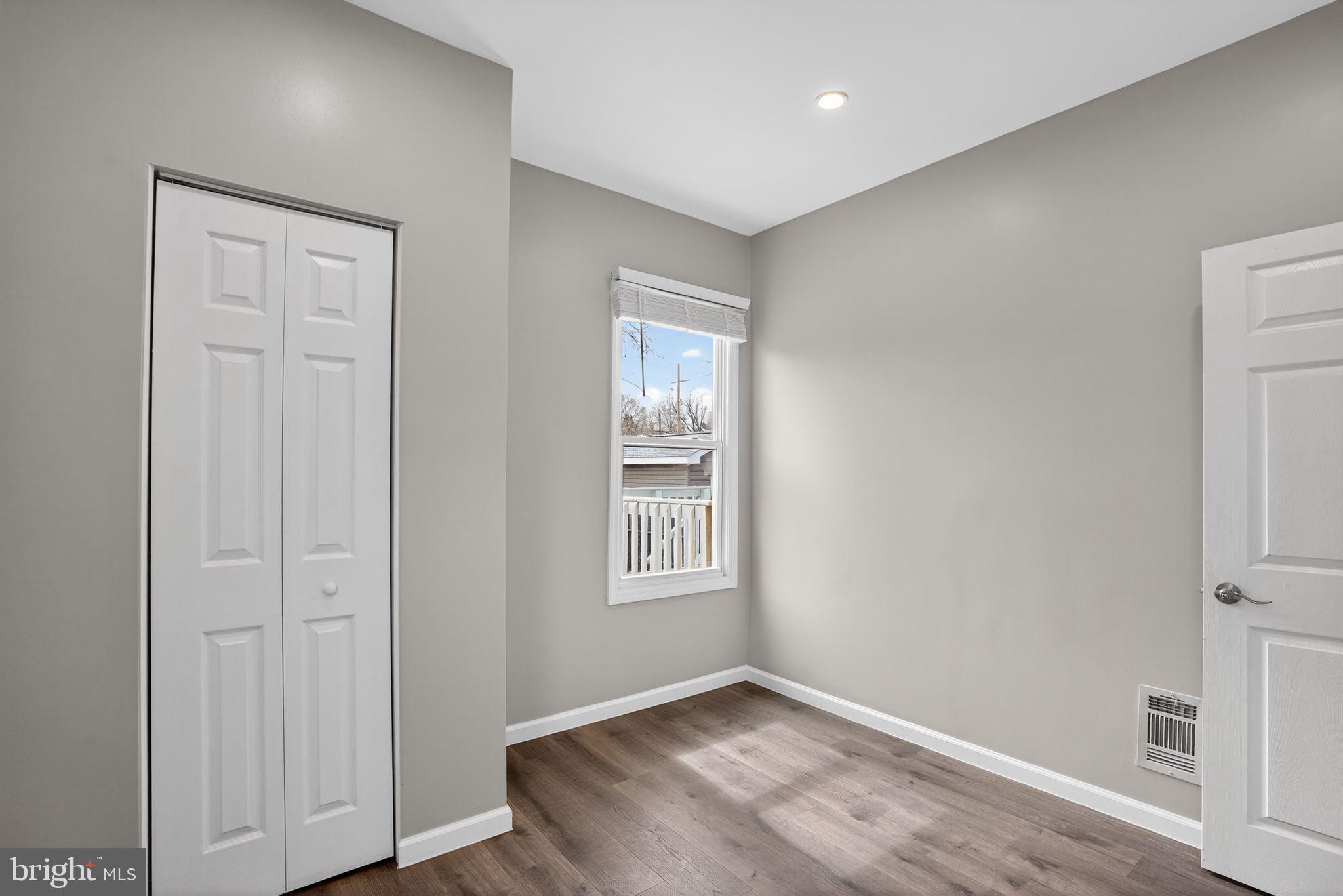 MOYERS PARK - Residential