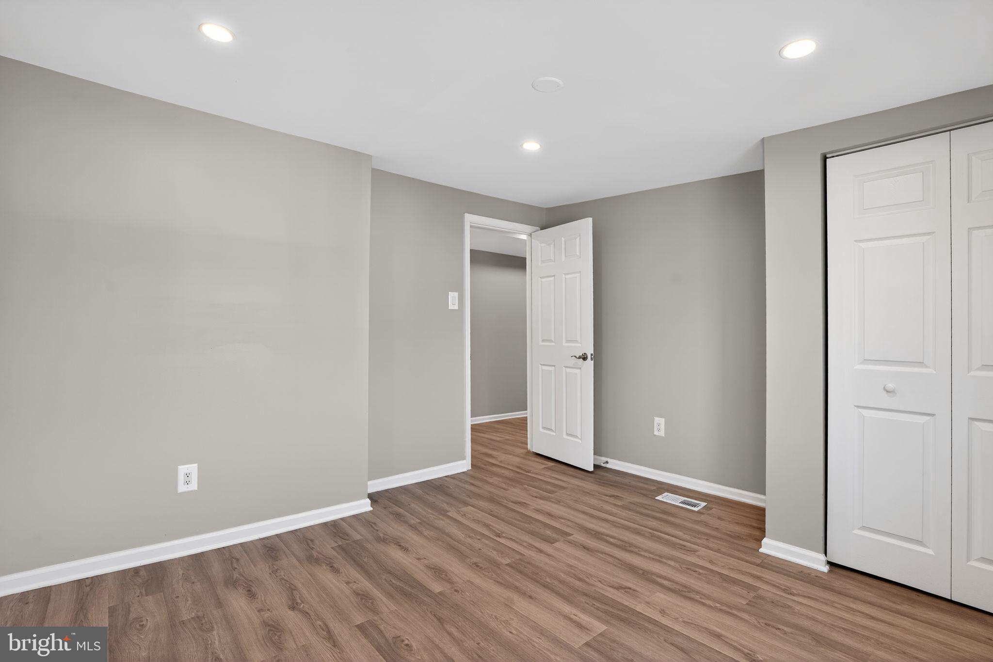 MOYERS PARK - Residential