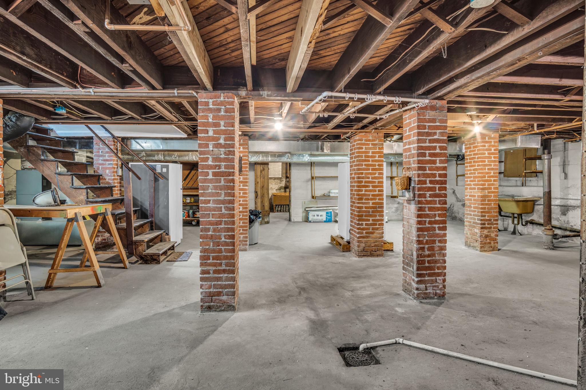 ALLISON HILL - Residential