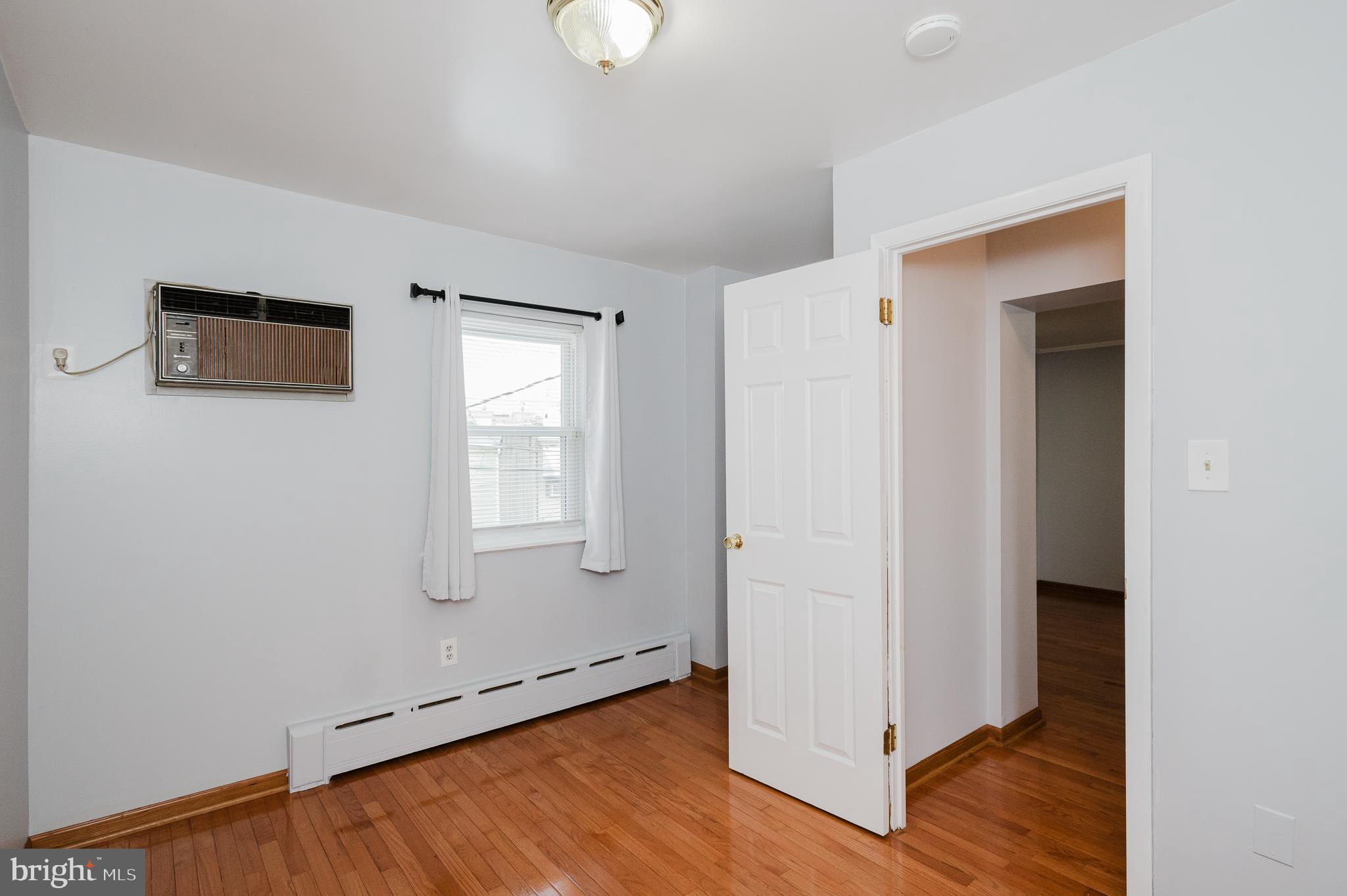 LOCUST POINT - Residential