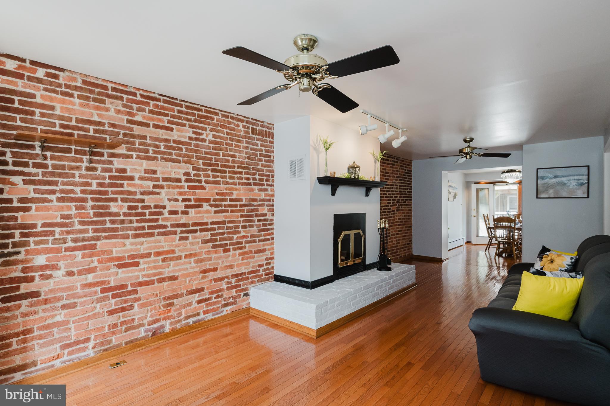 LOCUST POINT - Residential