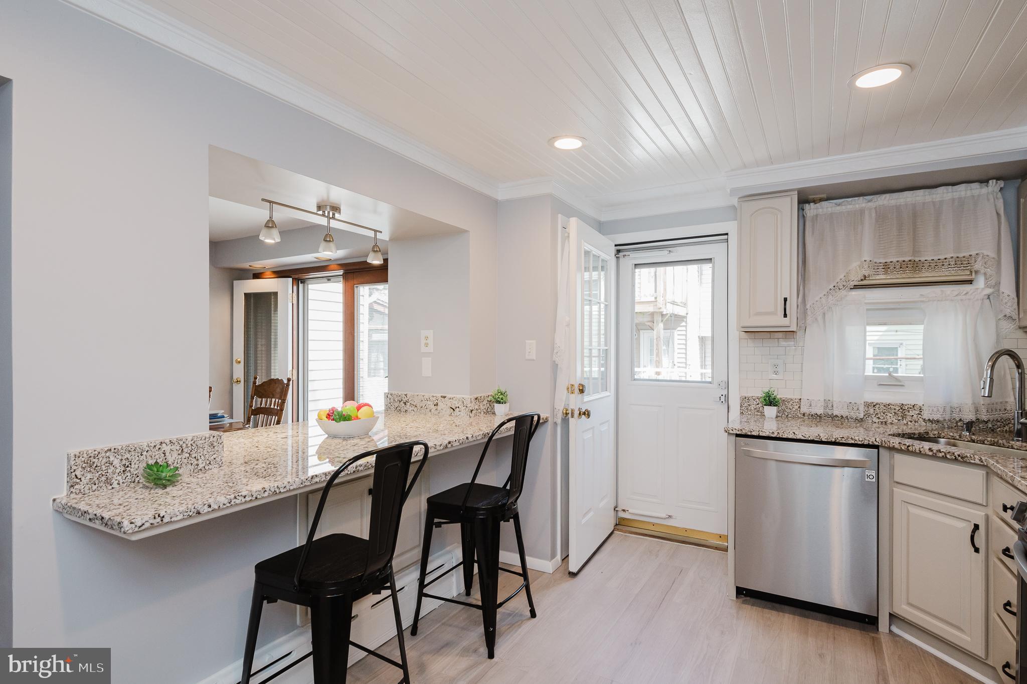 LOCUST POINT - Residential
