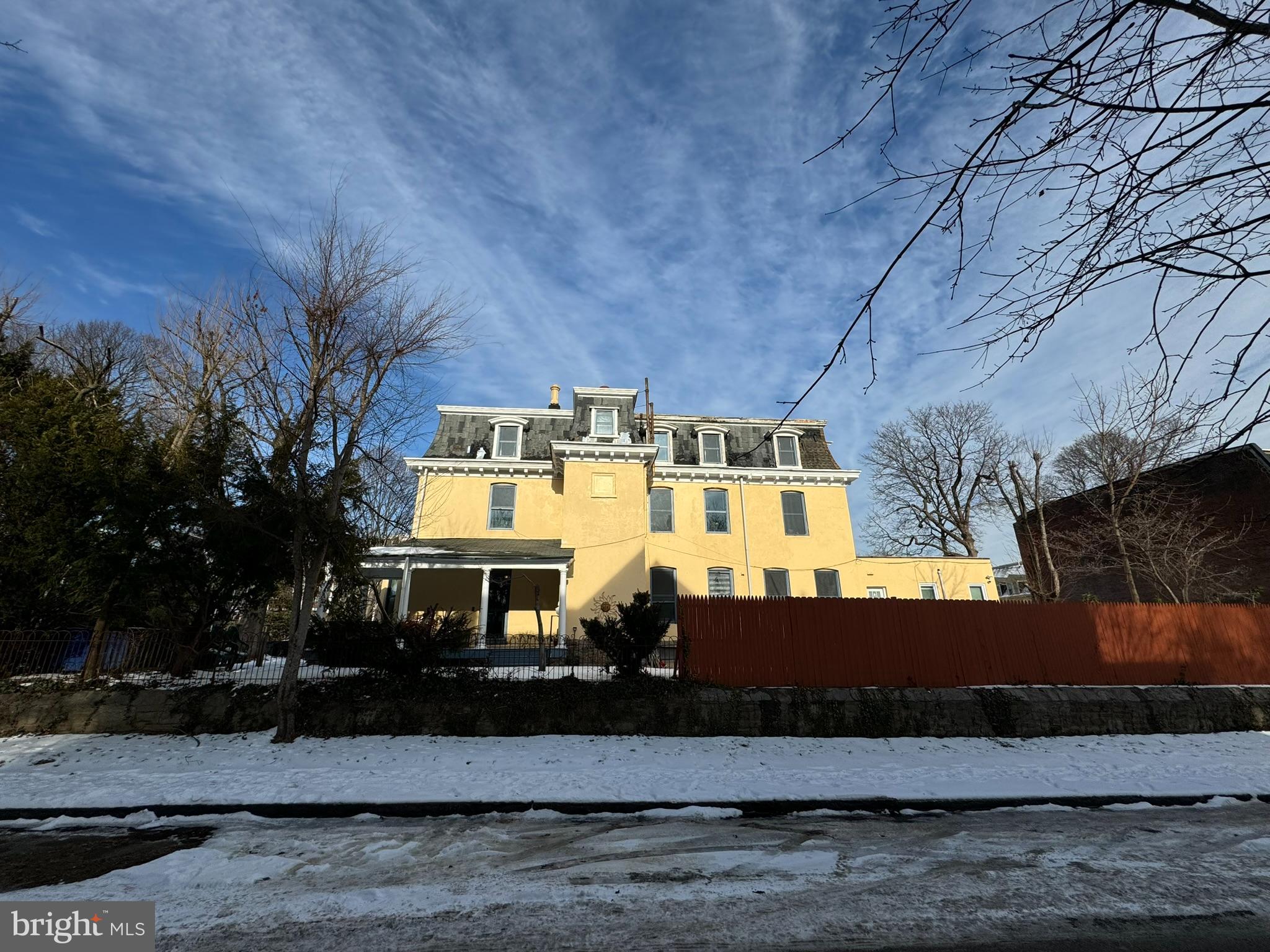 222 W WINONA STREET