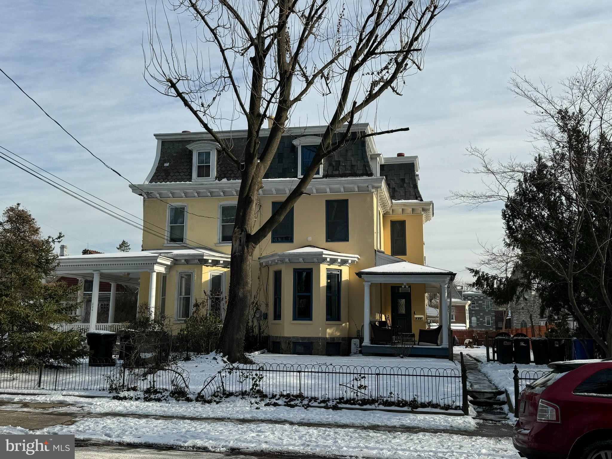 222 W WINONA STREET
