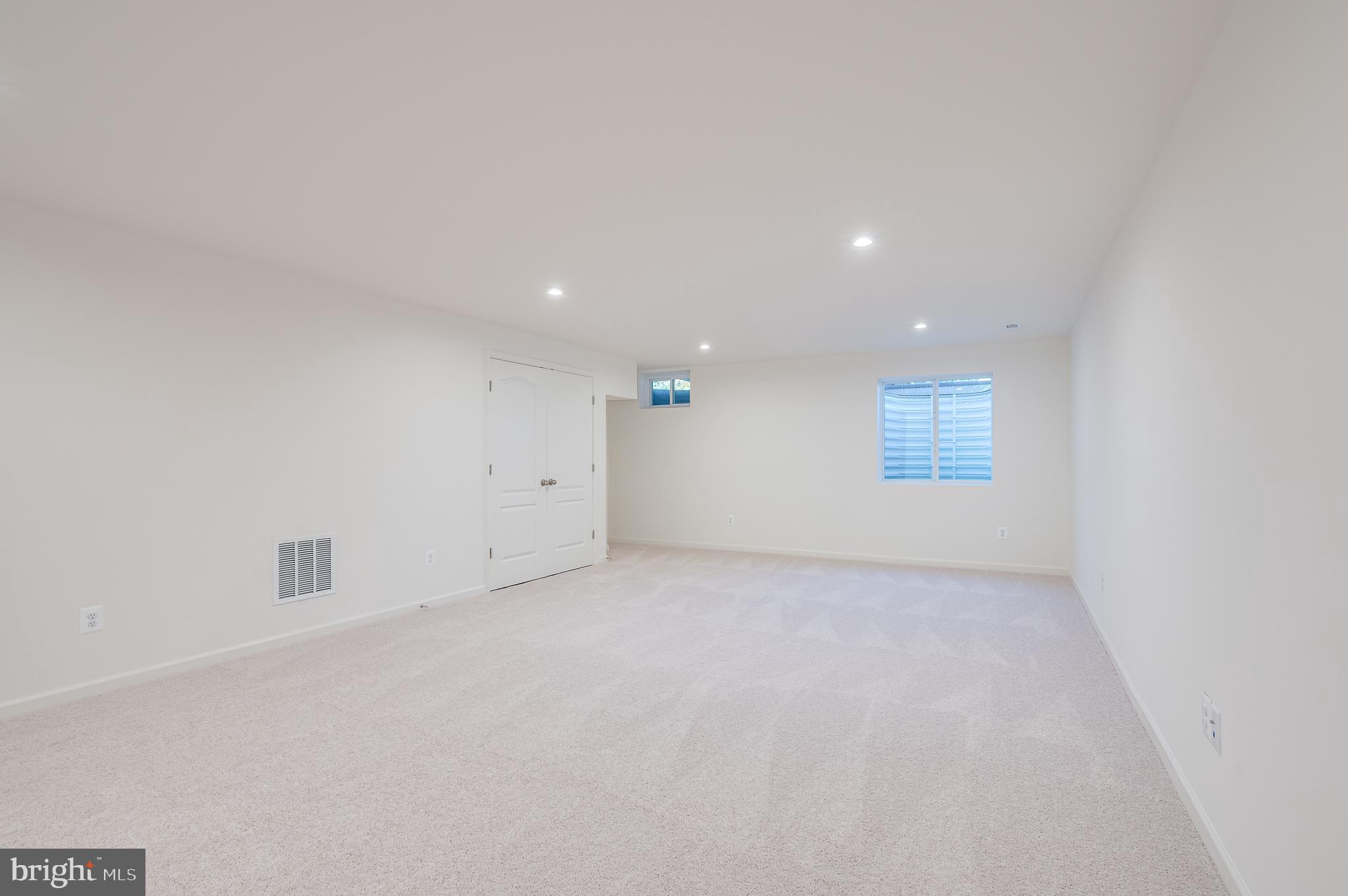 OVERLOOK AT RIVERSIDE - Residential Lease