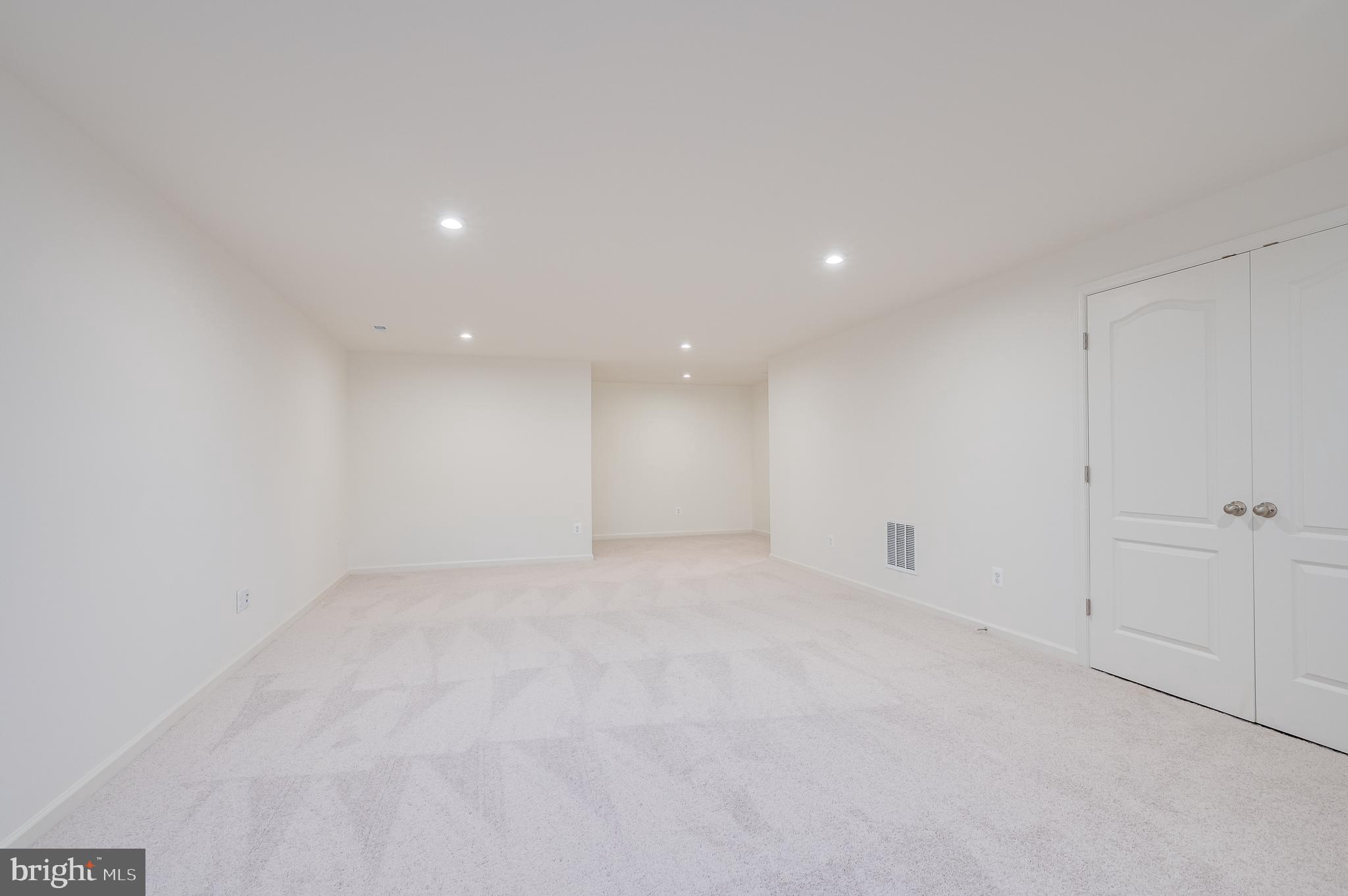 OVERLOOK AT RIVERSIDE - Residential Lease