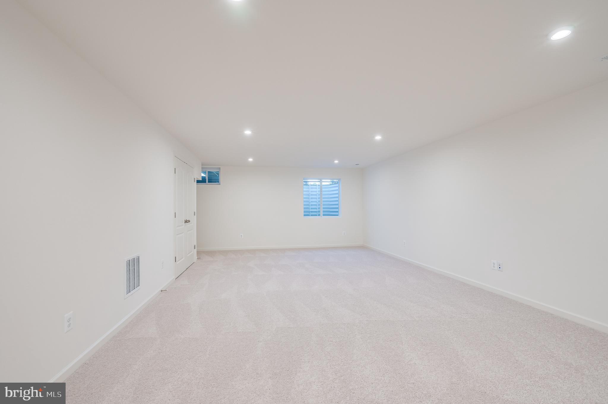 OVERLOOK AT RIVERSIDE - Residential Lease