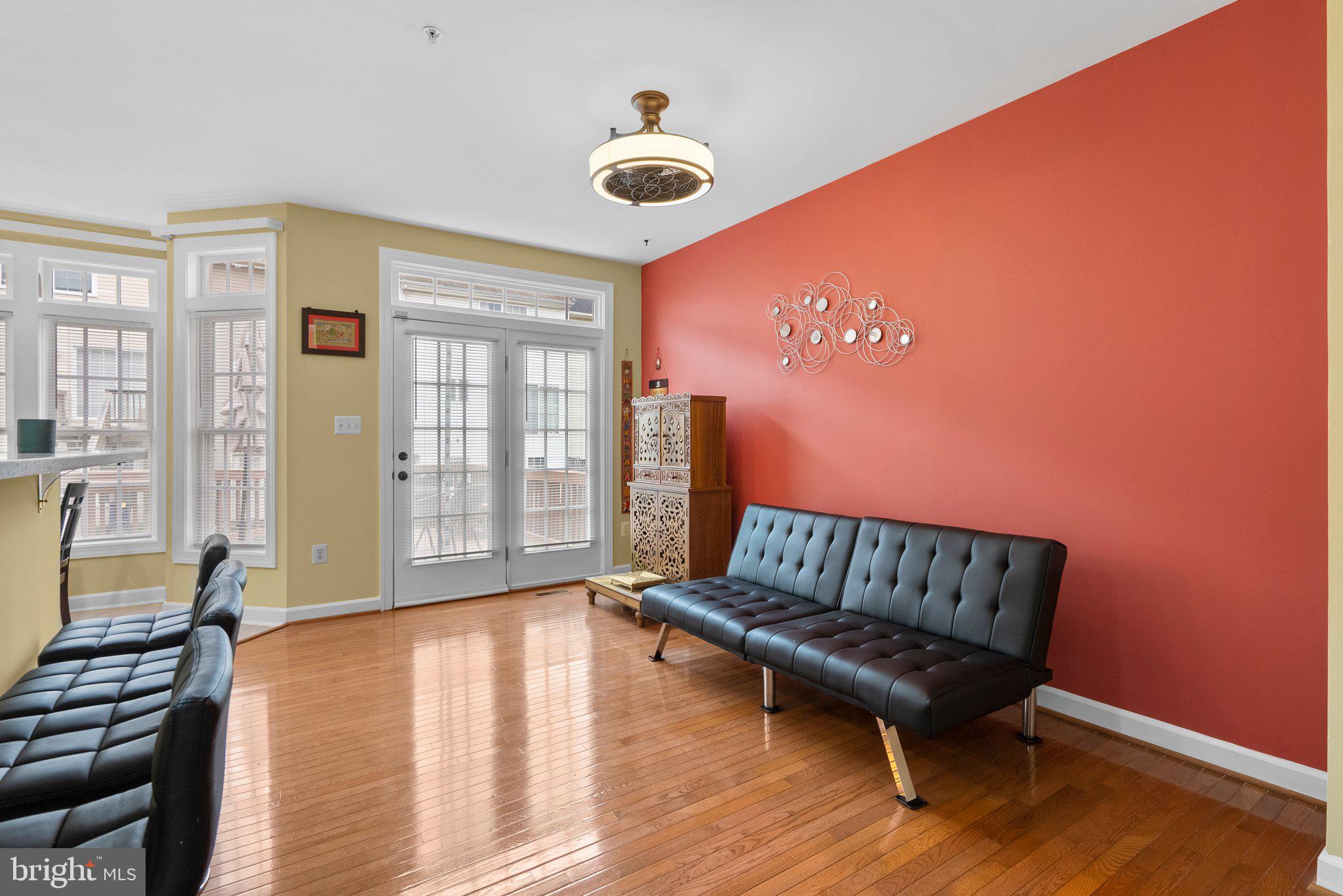 KINGSVIEW VILLAGE - Residential