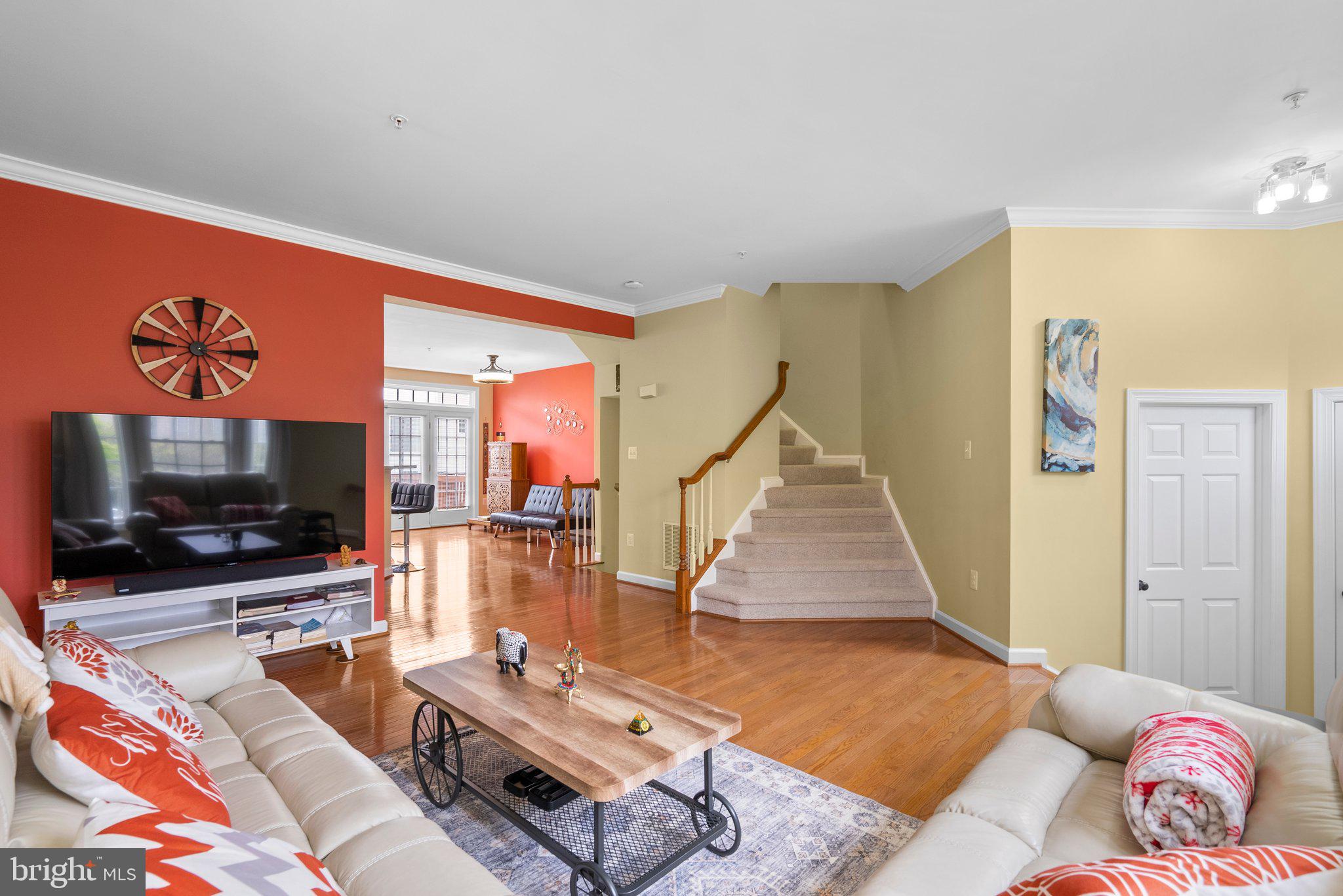 KINGSVIEW VILLAGE - Residential