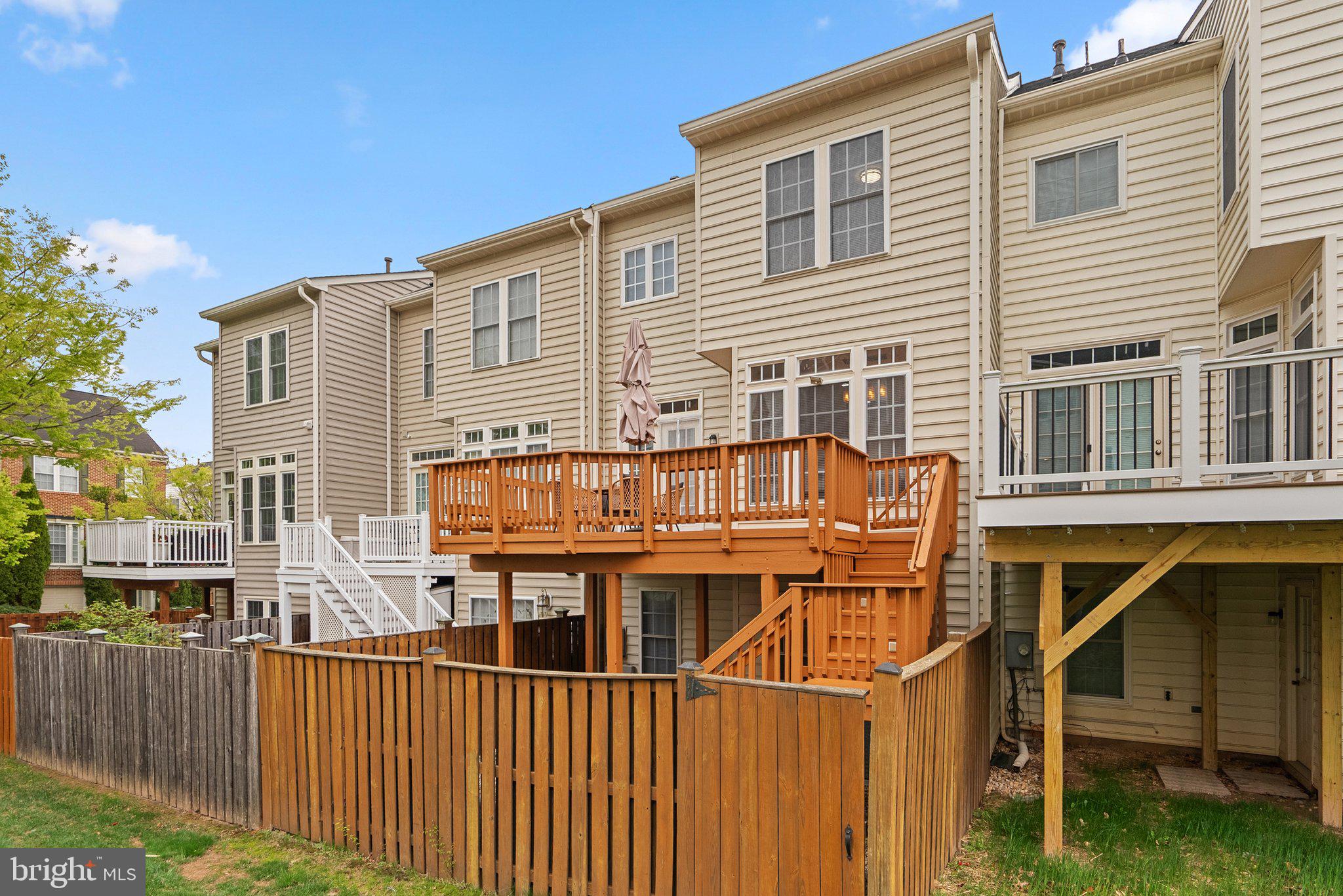 KINGSVIEW VILLAGE - Residential