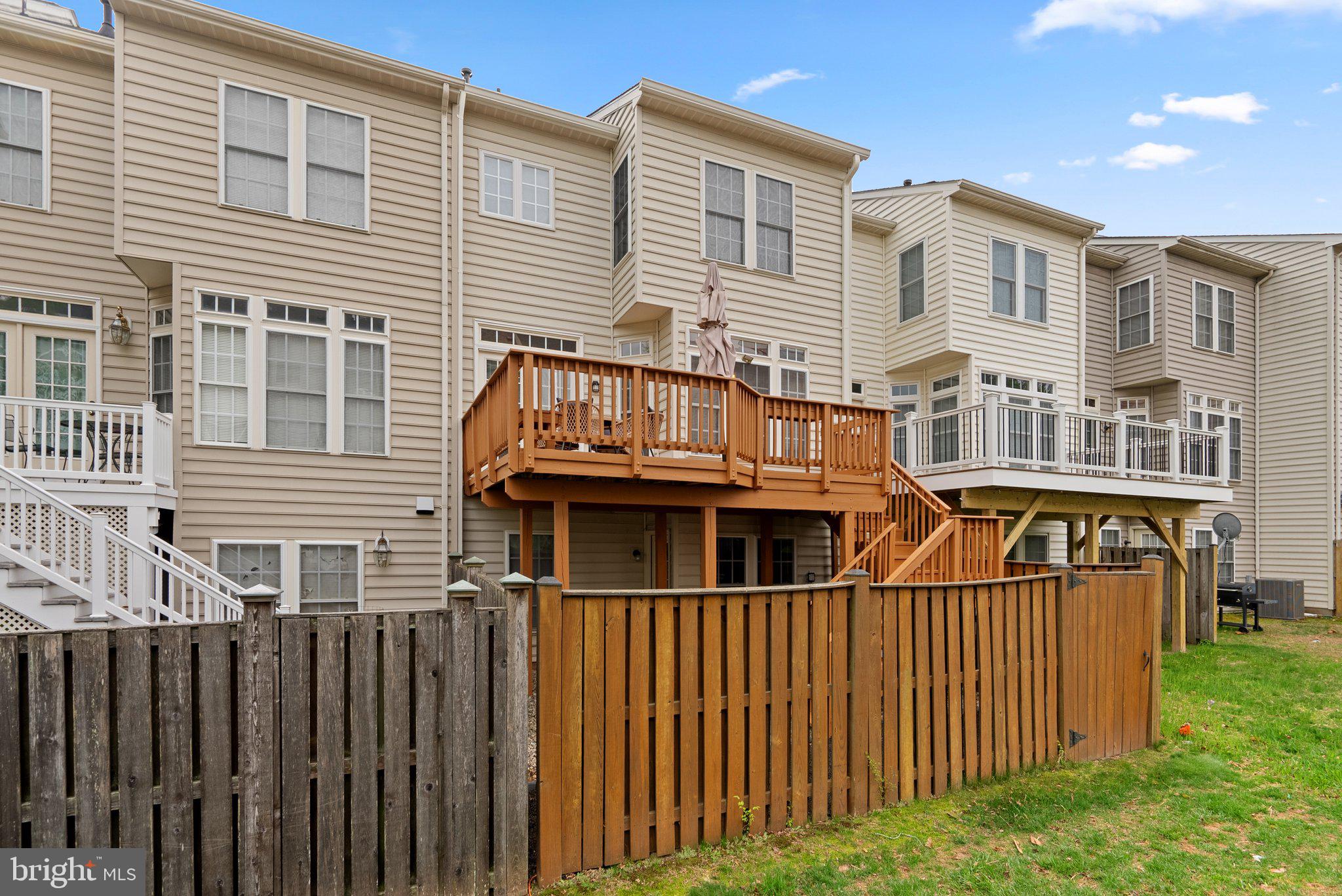 KINGSVIEW VILLAGE - Residential