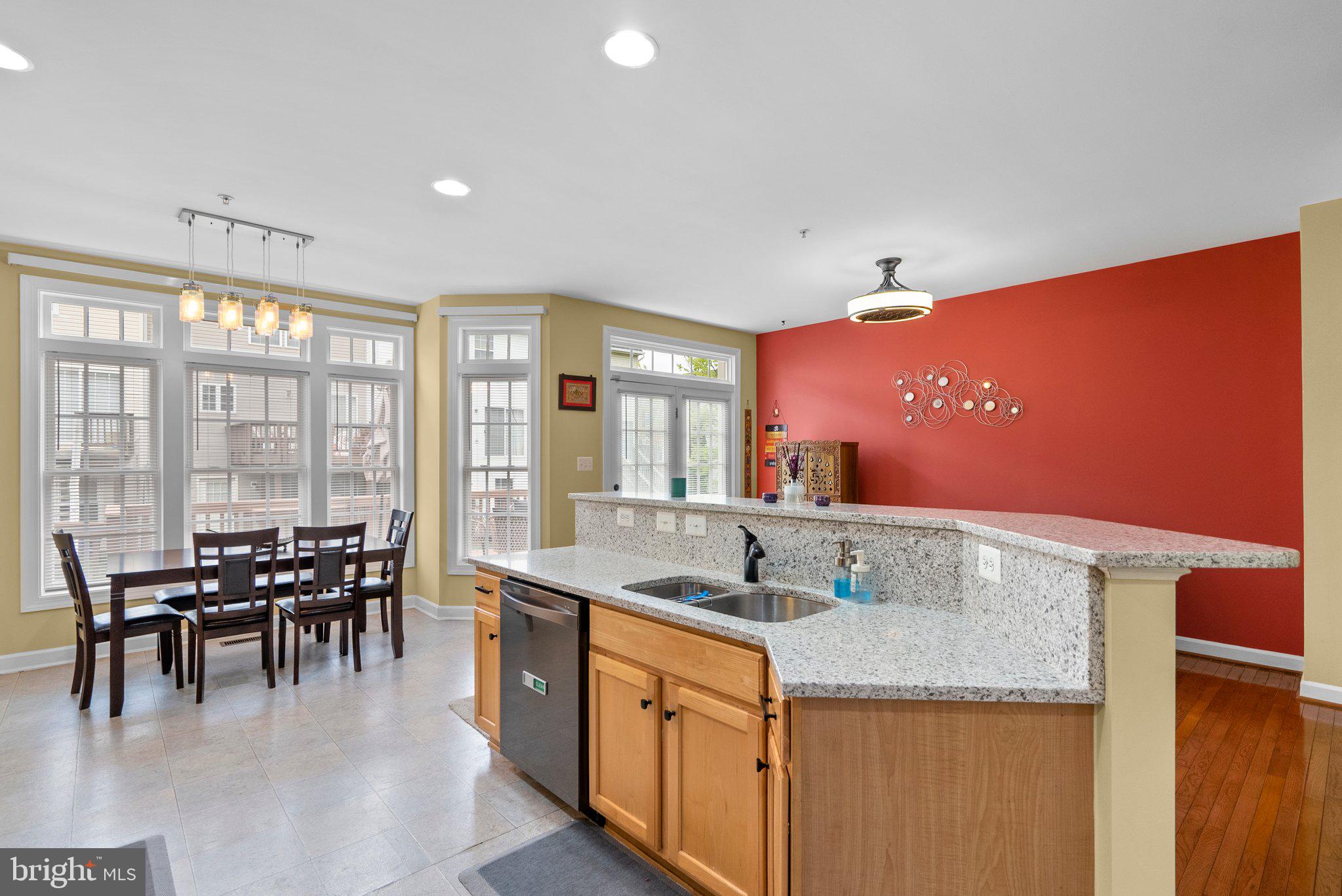 KINGSVIEW VILLAGE - Residential