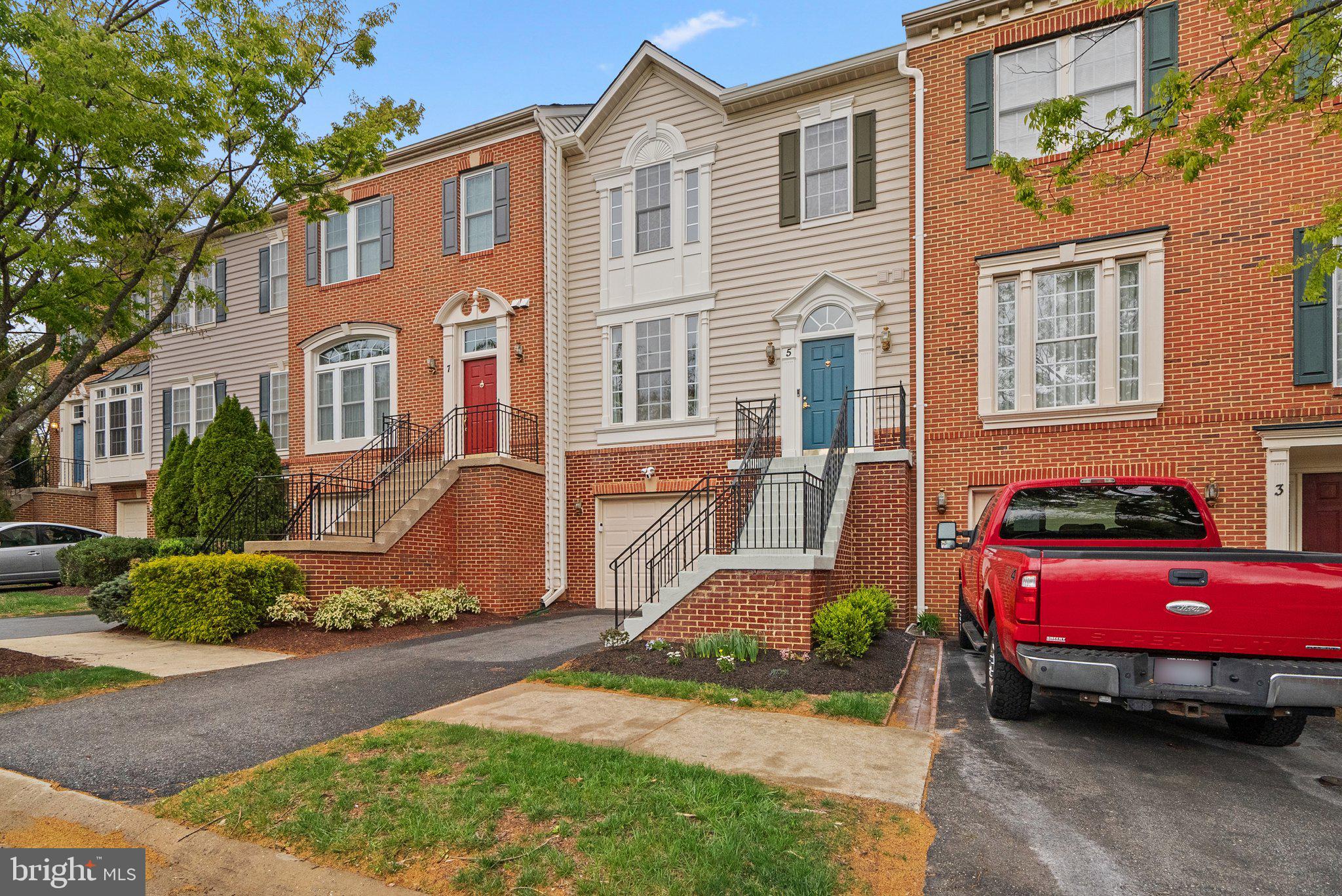 5 CHATTERLY COURT