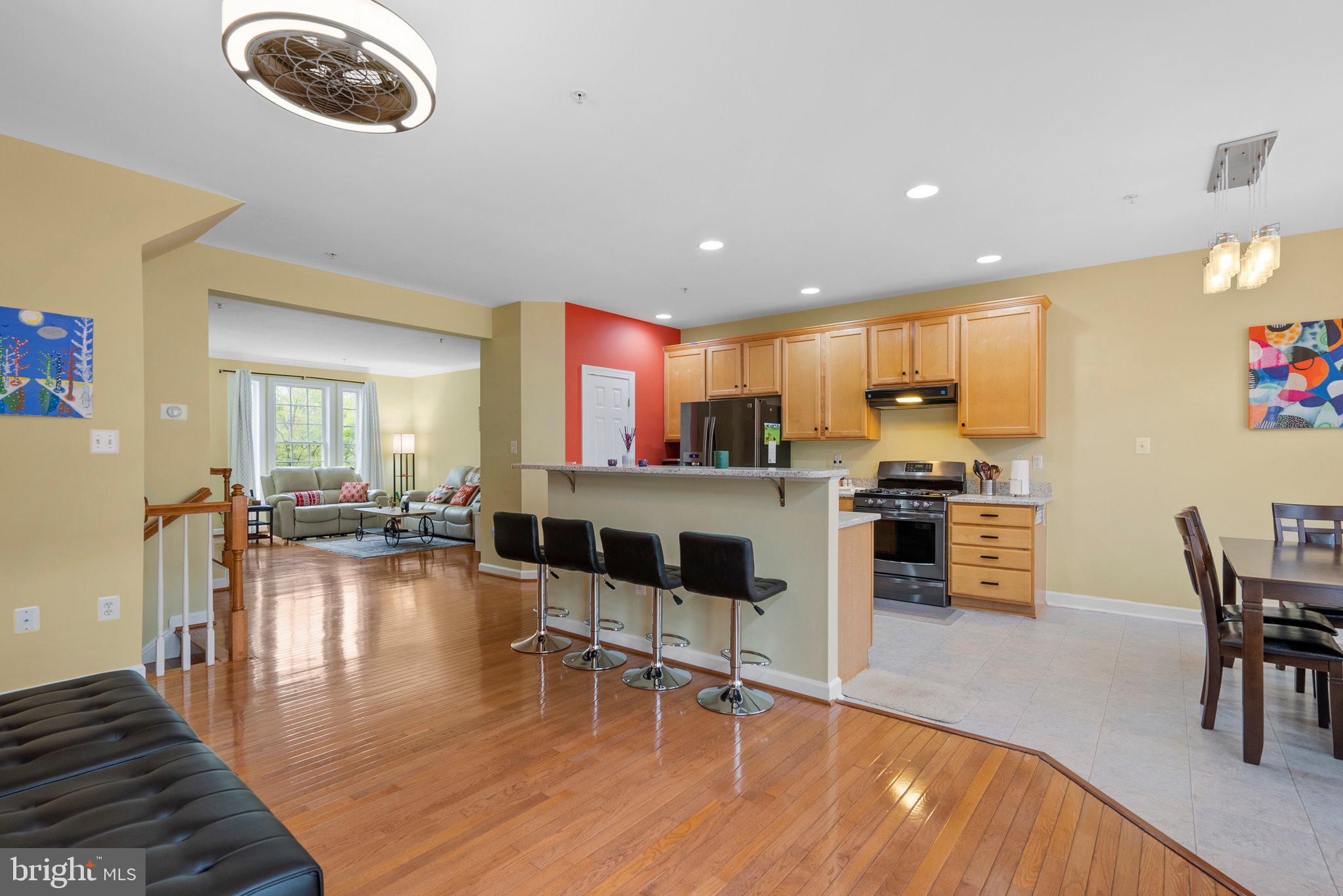 KINGSVIEW VILLAGE - Residential