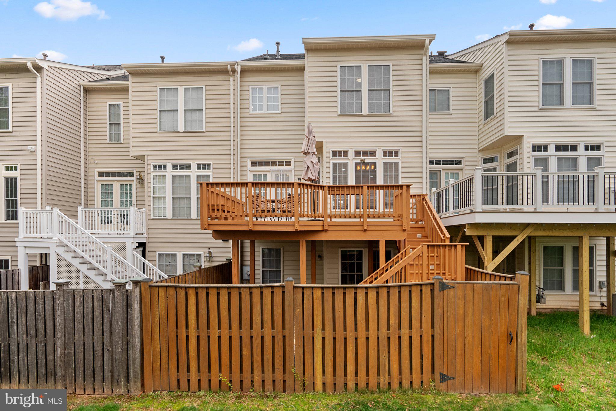 KINGSVIEW VILLAGE - Residential